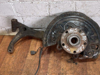 ступица передняя правая Volkswagen Passat B5 2001