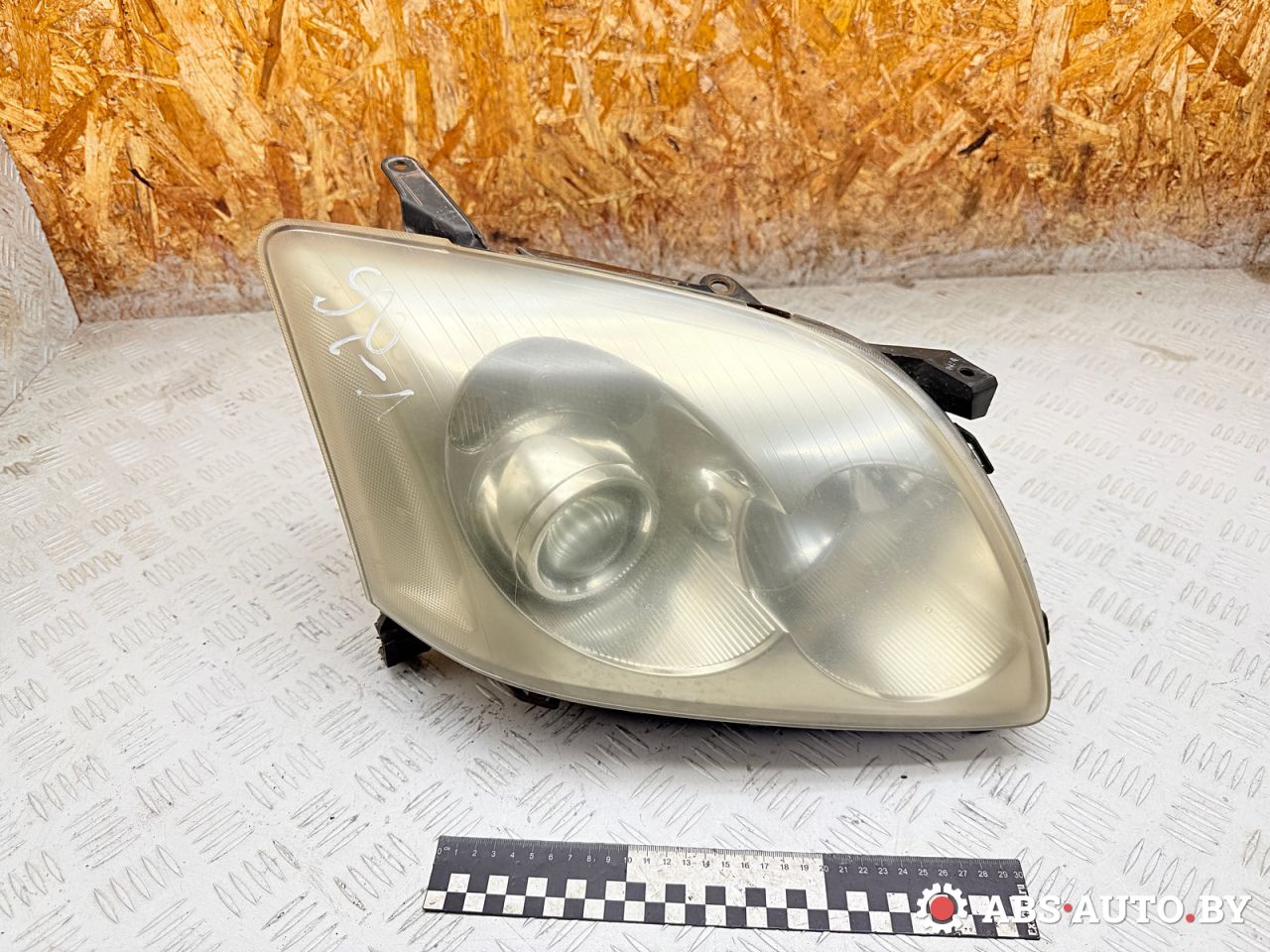 фара правая Toyota Avensis 2 поколение (T250) 2006, 2.0 л., 1CD-FTV, дизель, МКПП, универсал - фото №1