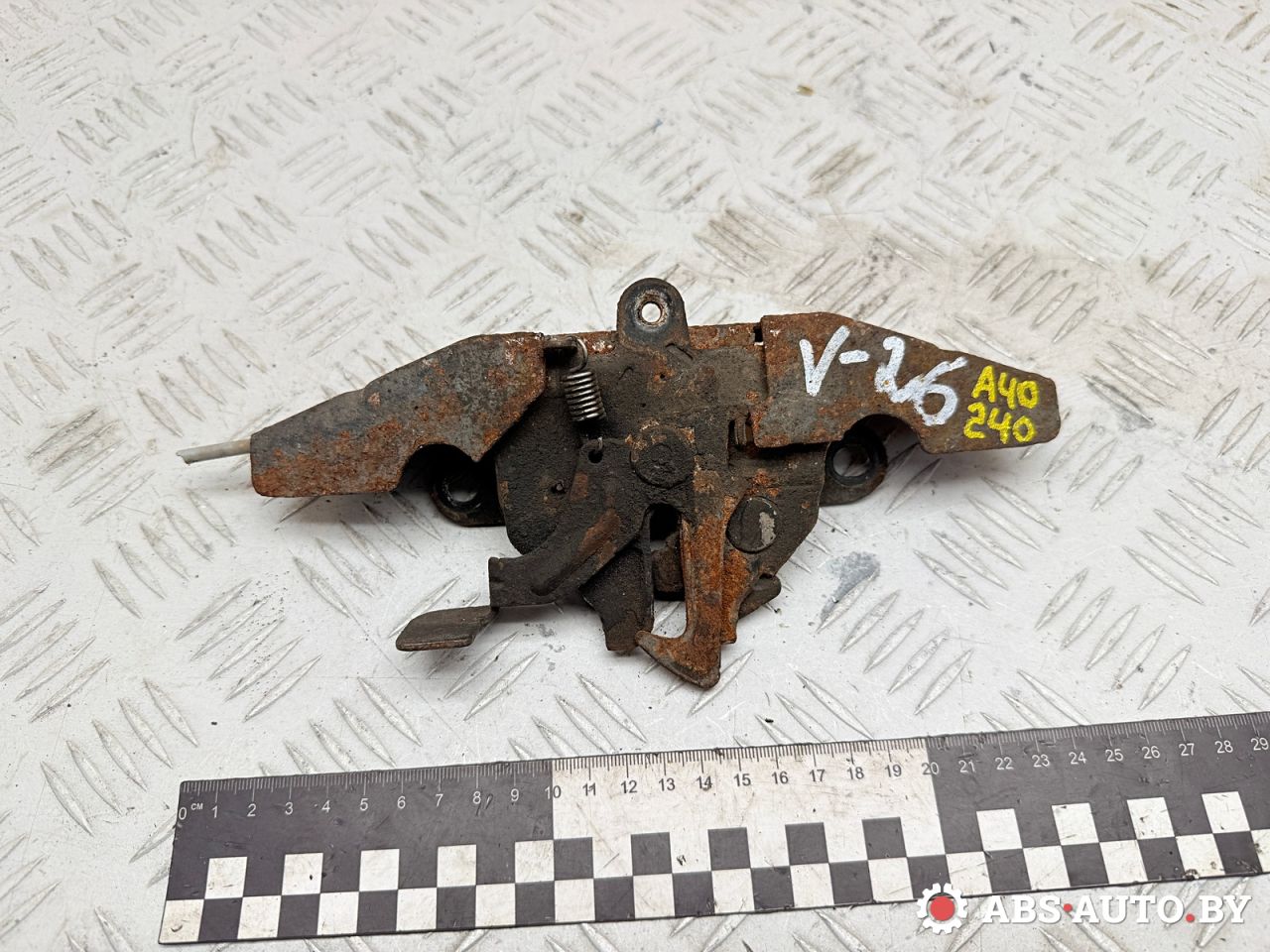 замок капота Toyota Avensis 2 поколение (T250) 2006, 2.0 л., 1CD-FTV, дизель, МКПП, универсал, 5351005050 - фото №1