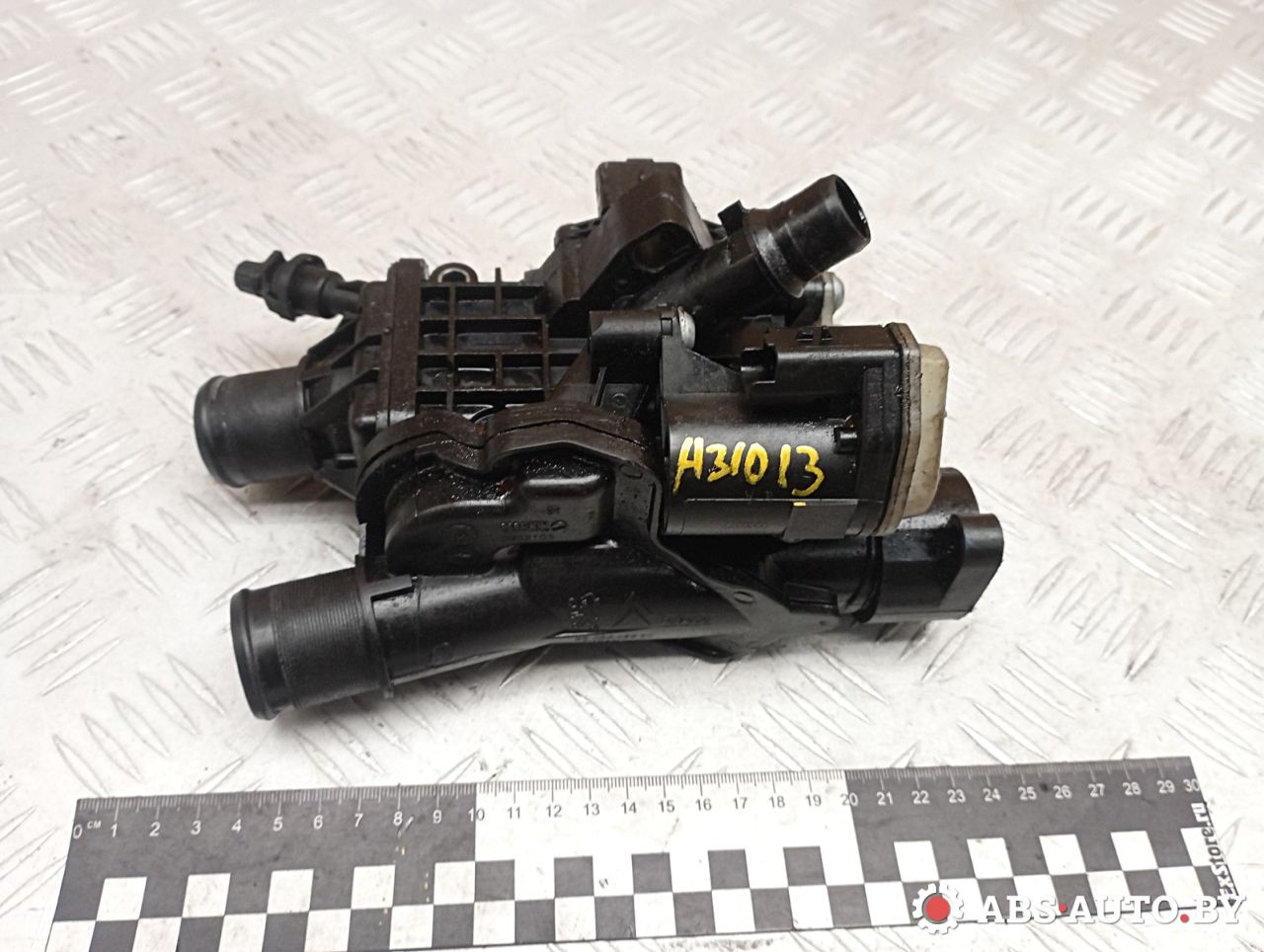 корпус термостата Citroen C5 2 поколение 2016, 2.0 л., AHW (DW10FC), дизель, АКПП, универсал, 9849443980, 13102022, 410477650 - фото №1