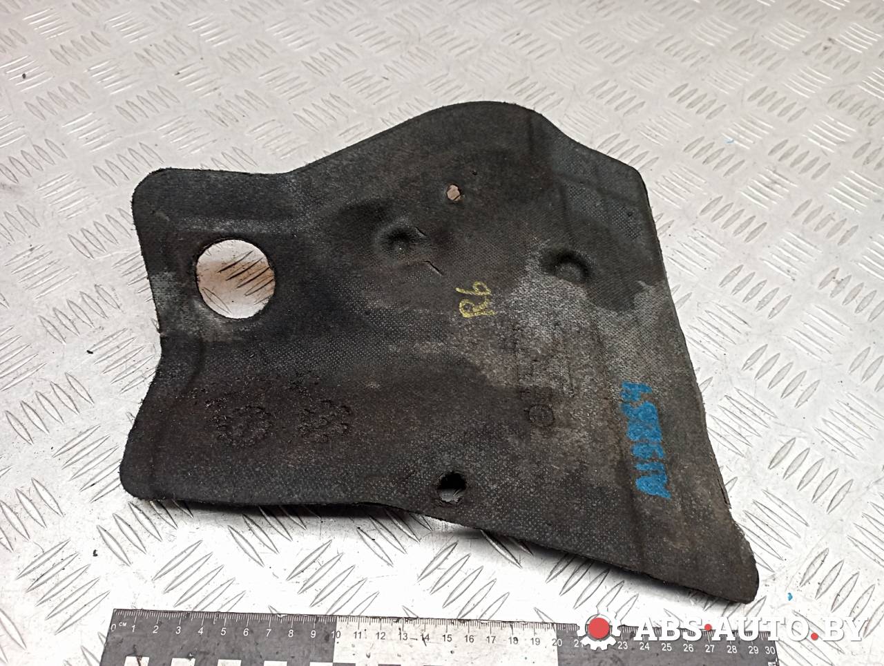 Шумоизоляция моторного отсека BMW 7 серия F01/F02 F01 2009, 4.4 л., бензин, АКПП, 51486989771 - фото №1