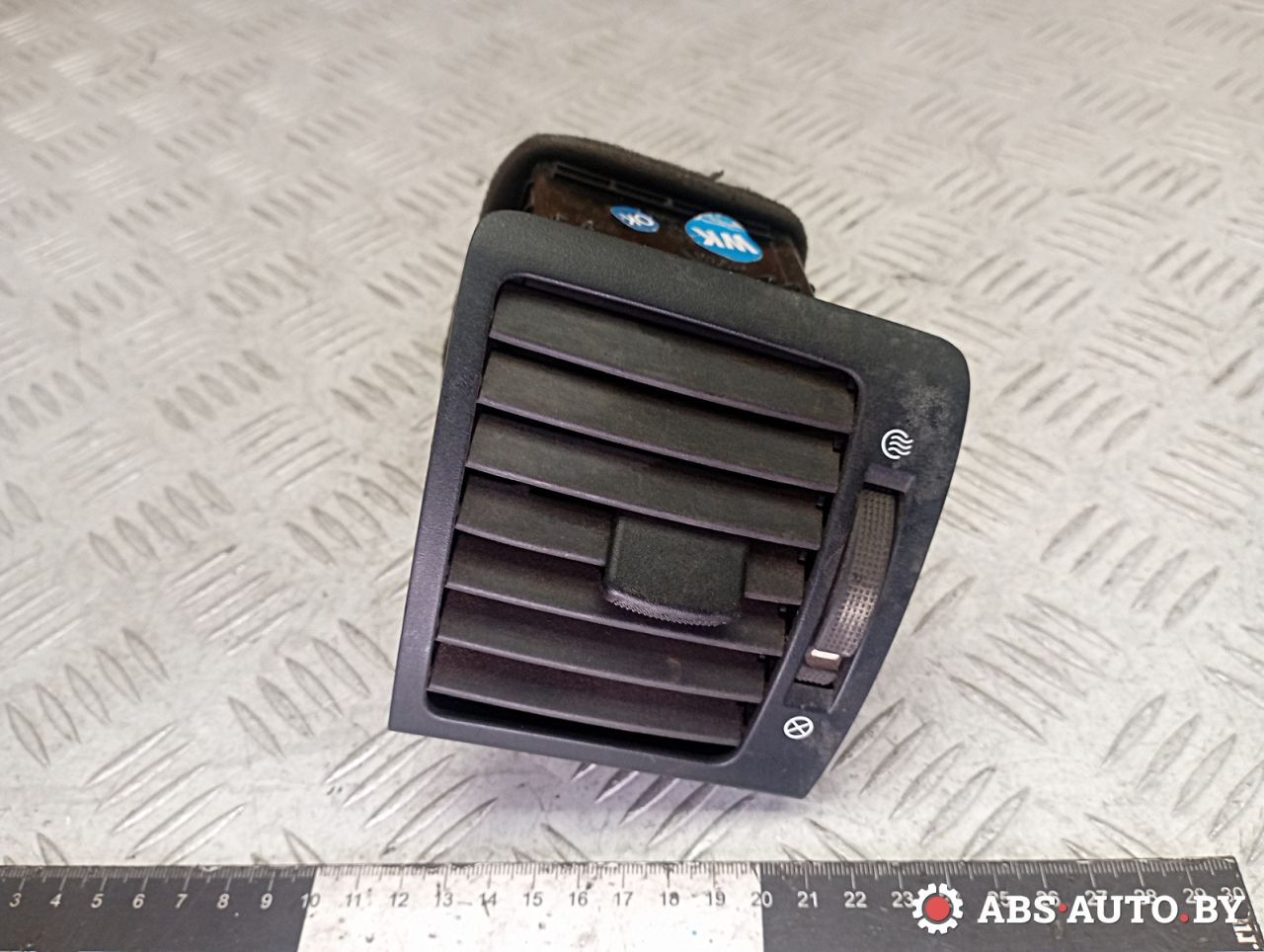 дефлектор обдува салона Kia Sorento 1 поколение 2005, 974903E000 - фото №1