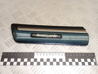 молдинг переднего левого крыла Mercedes-Benz E-Класс W210/S210 [рестайлинг] 2001, 2.7 л., дизель, A2106900182