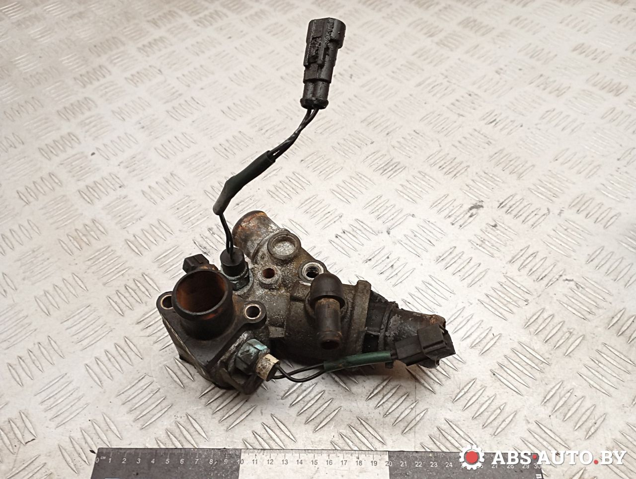 корпус термостата Alfa Romeo 146 1 поколение 1997, 1.9 л., дизель, МКПП, V208480 - фото №1