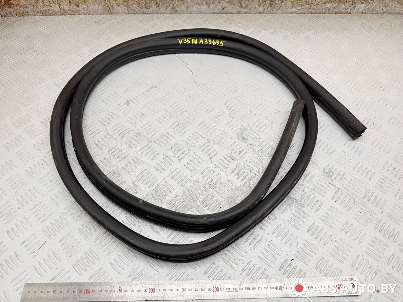 уплотнитель двери Smart Forfour 1 поколение 2004, 1.3 л., бензин, МКПП, MN900073 - фото №1