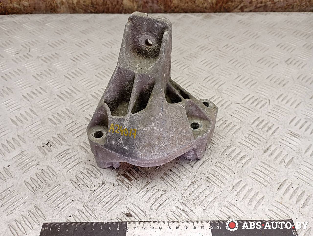 кронштейн двигателя Opel Vectra B 1998, 1.6 л., бензин, 90497255 - фото №1