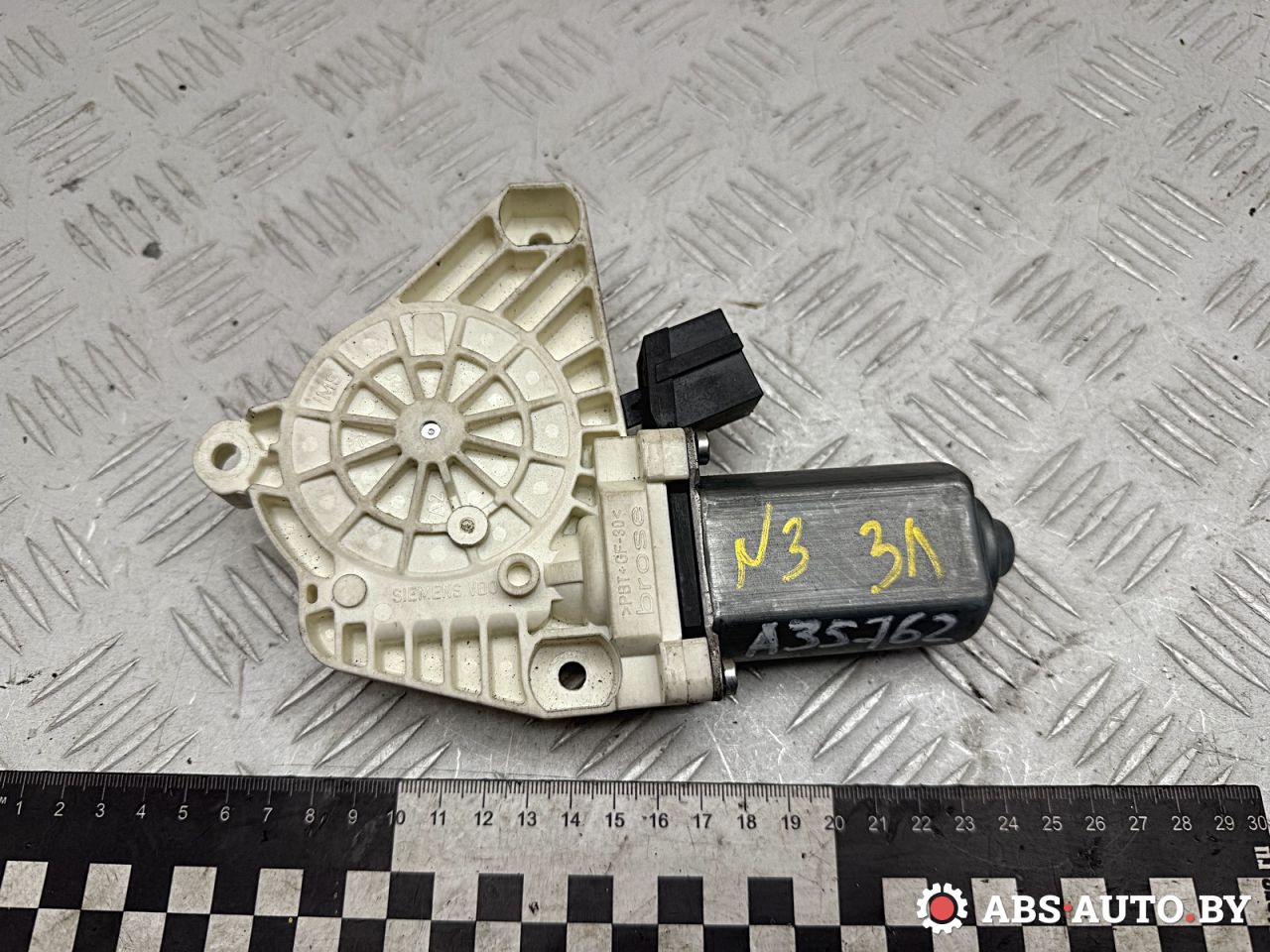 моторчик стеклоподъемника задний левый Mercedes-Benz A W169 2 поколение (2004-2008) 2005, 1.5 л., M 266.920, бензин, МКПП, хетчбэк 5 дв., правый руль, A1698201942, 996148101, 7746013401 - фото №1