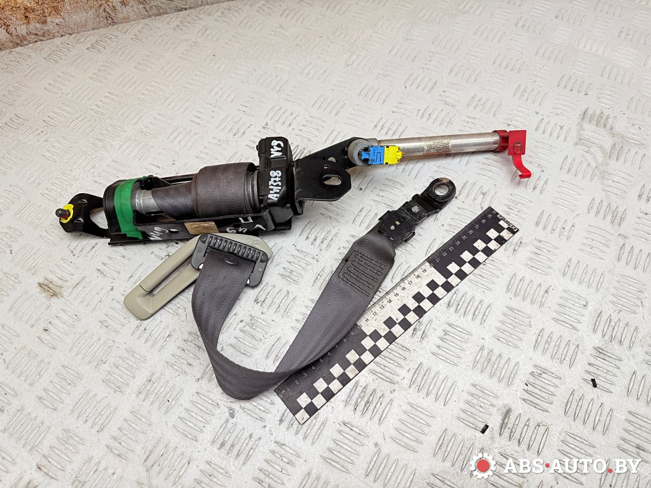 ремень безопасности Volvo S60 1 поколение 2003, 2.4 л., дизель, МКПП, седан, 8626240 - фото №1