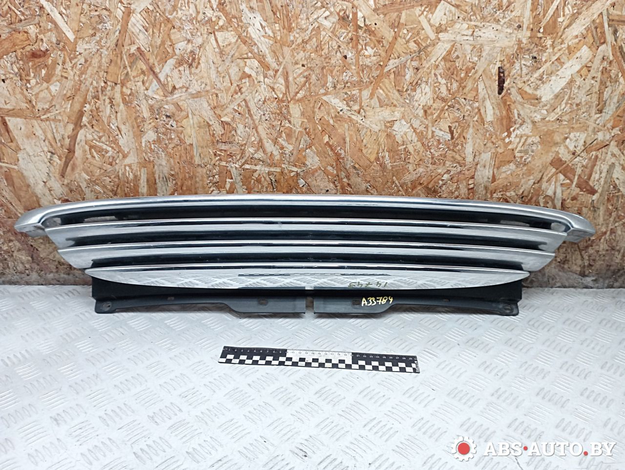 решетка радиатора Mini Cooper 2 поколение 2010, 1.6 л., N16 B16 A, бензин, кабриолет, правый руль, 2752363 - фото №1