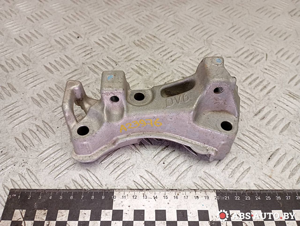 кронштейн двигателя Peugeot 308 T7 2010, 1.6 л., 9HY (DV6TED4), дизель, МКПП, черный, хетчбэк 5 дв., 9645382880 - фото №1