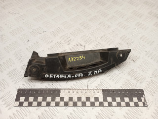 Крепление бампера заднего Skoda Octavia 2 поколение (A5) 2007, 1Z9807394