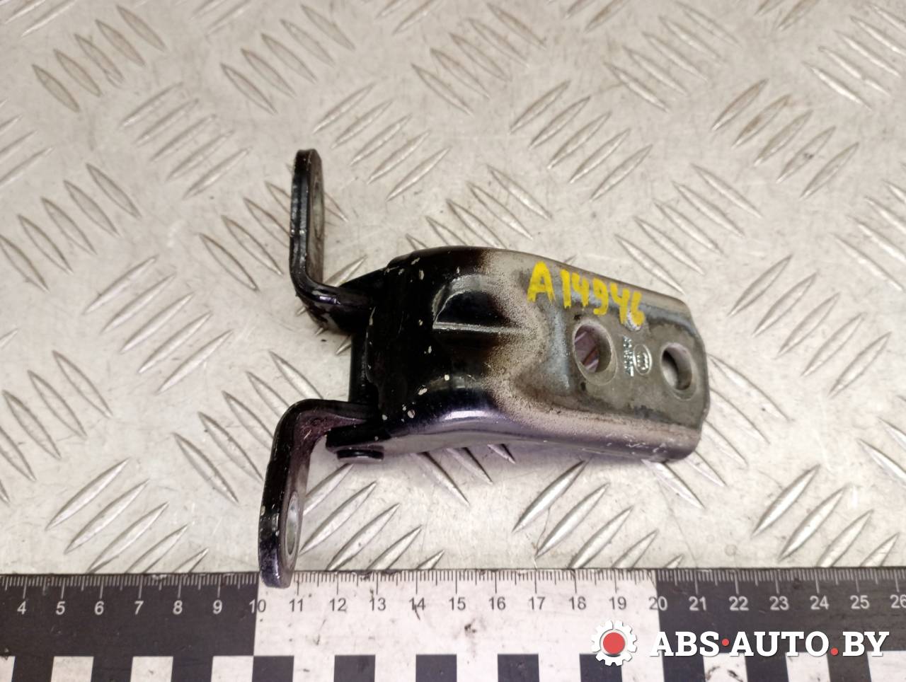 петля двери Kia Sorento 2 поколение 2010, 2.2 л., дизель, МКПП, полный привод, правый руль - фото №1