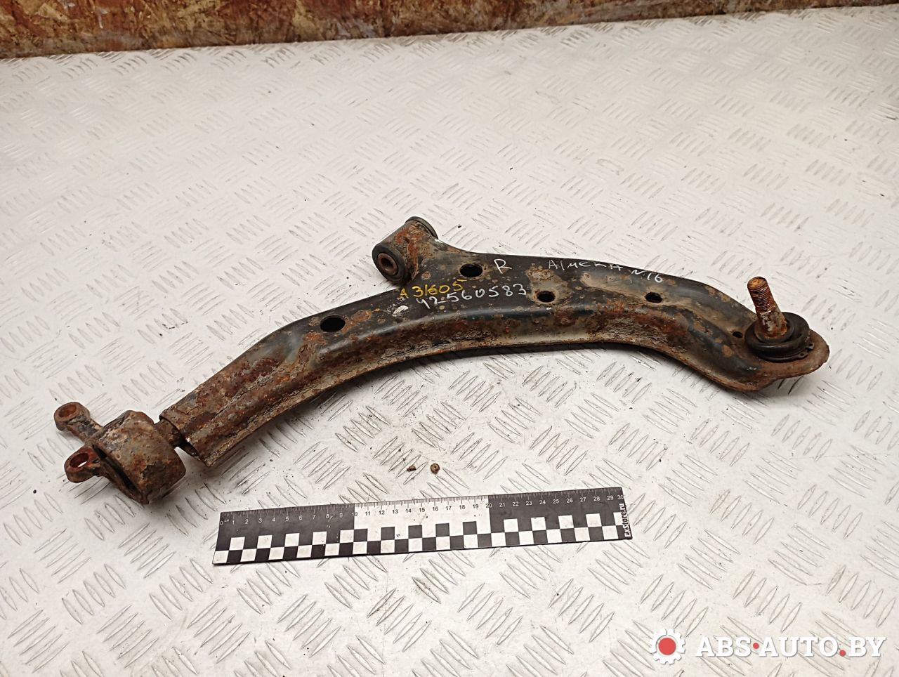 рычаг передний правый Nissan Almera N16 2002, 1.5 л., бензин, МКПП, седан - фото №1