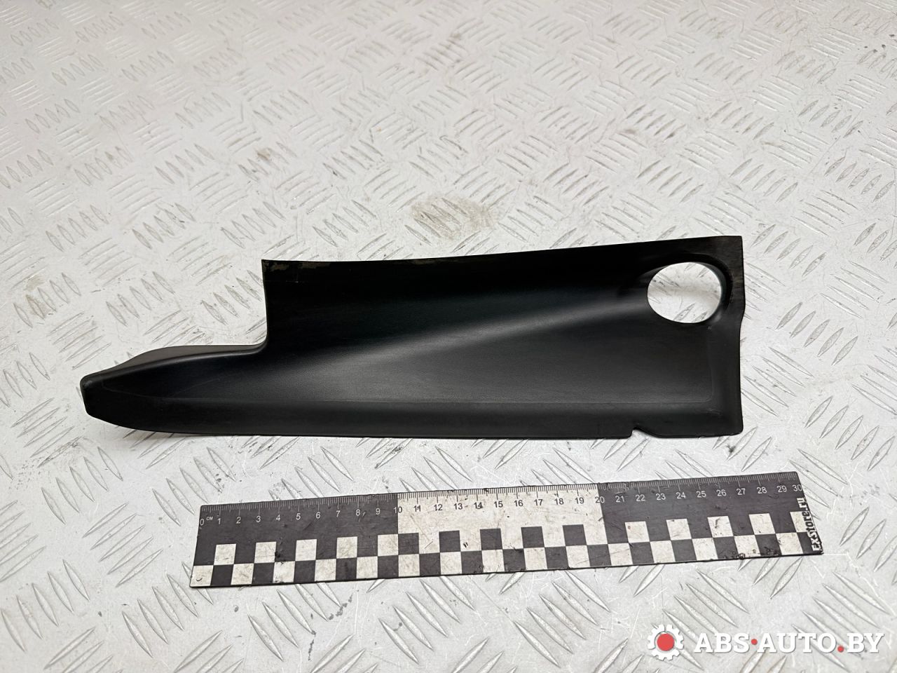 ус под фонарь левый Peugeot 3008 1 поколение 2012, 1.6 л., 9HR (DV6C), дизель, робот, 9670553480 - фото №1