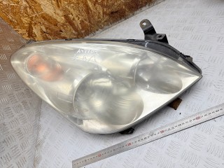 фара правая Toyota Corolla Verso 2 поколение AR10 2004, 2.0 л., 1CD-FTV, дизель, МКПП, минивэн