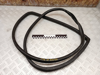 уплотнитель двери Toyota RAV4 2 поколение (XA20) [рестайлинг] 2005, 2.0 л., 1CD-FTV, дизель, МКПП, внедорожник 5 дв.