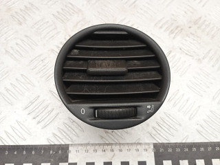 дефлектор обдува салона Volkswagen Caddy 3 поколение 2008, 1.9 л., BLS, дизель, АКПП, 2K0819703B