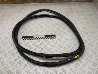 уплотнитель двери Volkswagen Touareg 1 поколение 2006, 2.5 л., BAC, дизель, МКПП, внедорожник 5 дв., 7L0867367E