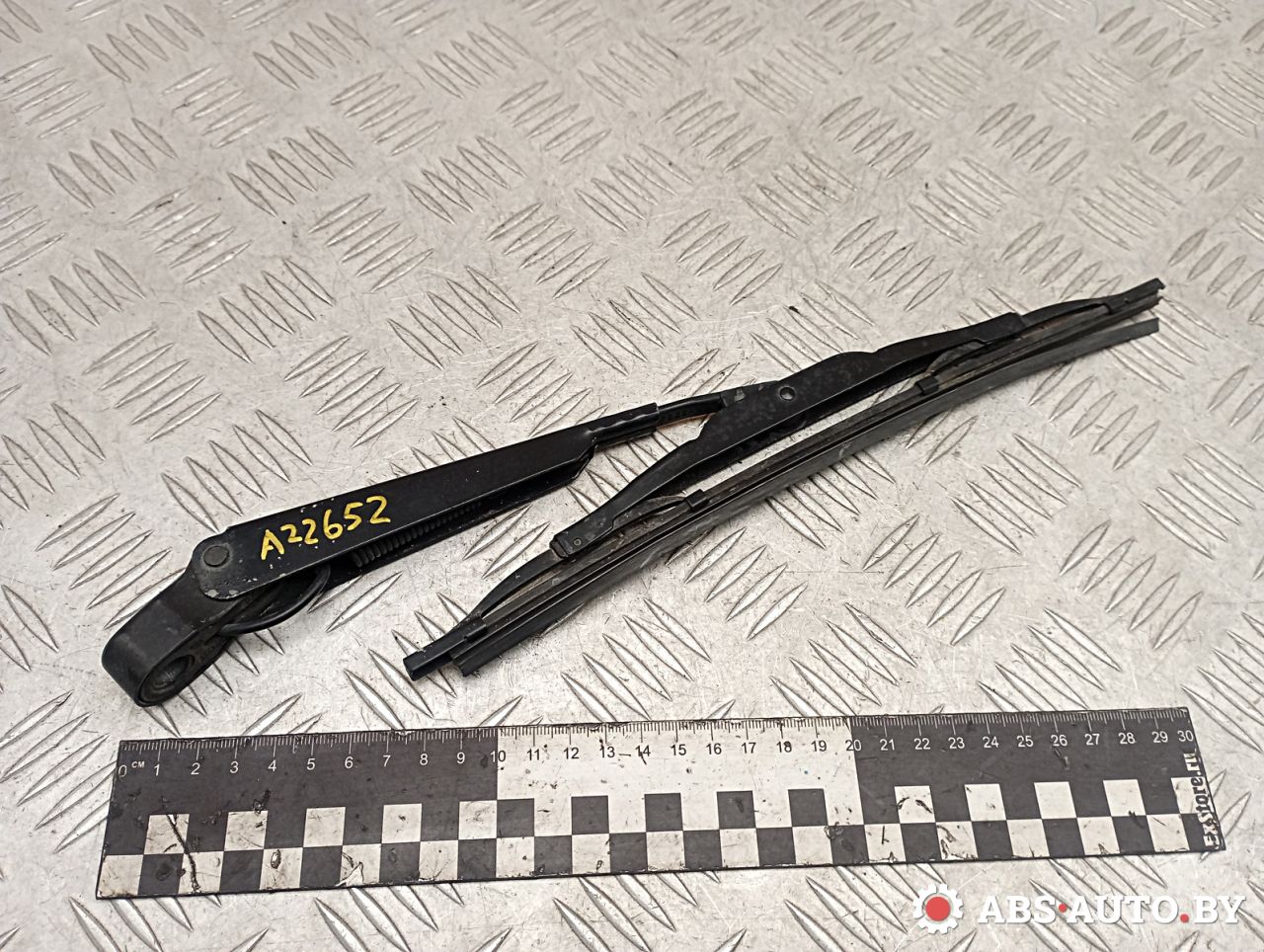 щеткодержатель задний Ford Focus 2 поколение 2005, 3M51R17526AA - фото №1