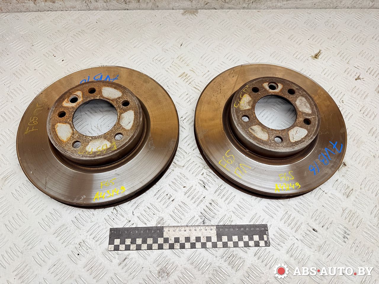 диск тормозной передний Volkswagen Touareg 1 поколение 2006, 3.0 л., BKS, дизель, АКПП, внедорожник 5 дв., полный привод, 92121605, 95535140100, 95535140140, 95535140141, 95535140200, 95535140240, 95535140241, 7L6615301N, 7L6615301P, 7L6615302D, 7L6615302J, 7L6615302N - фото №1