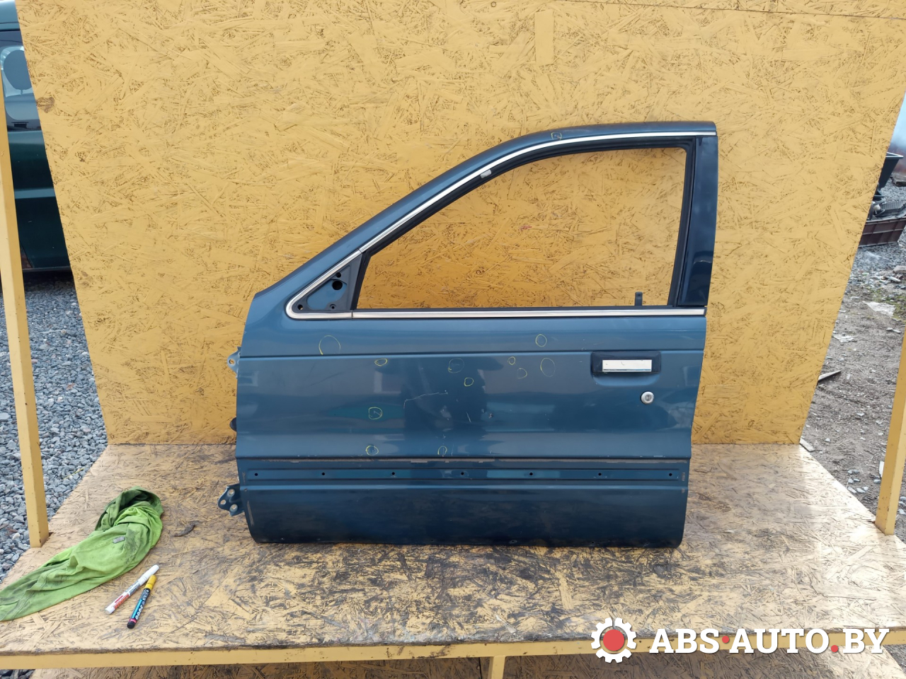 дверь передняя левая Mitsubishi Space Wagon 1 поколение 1990 - фото №1