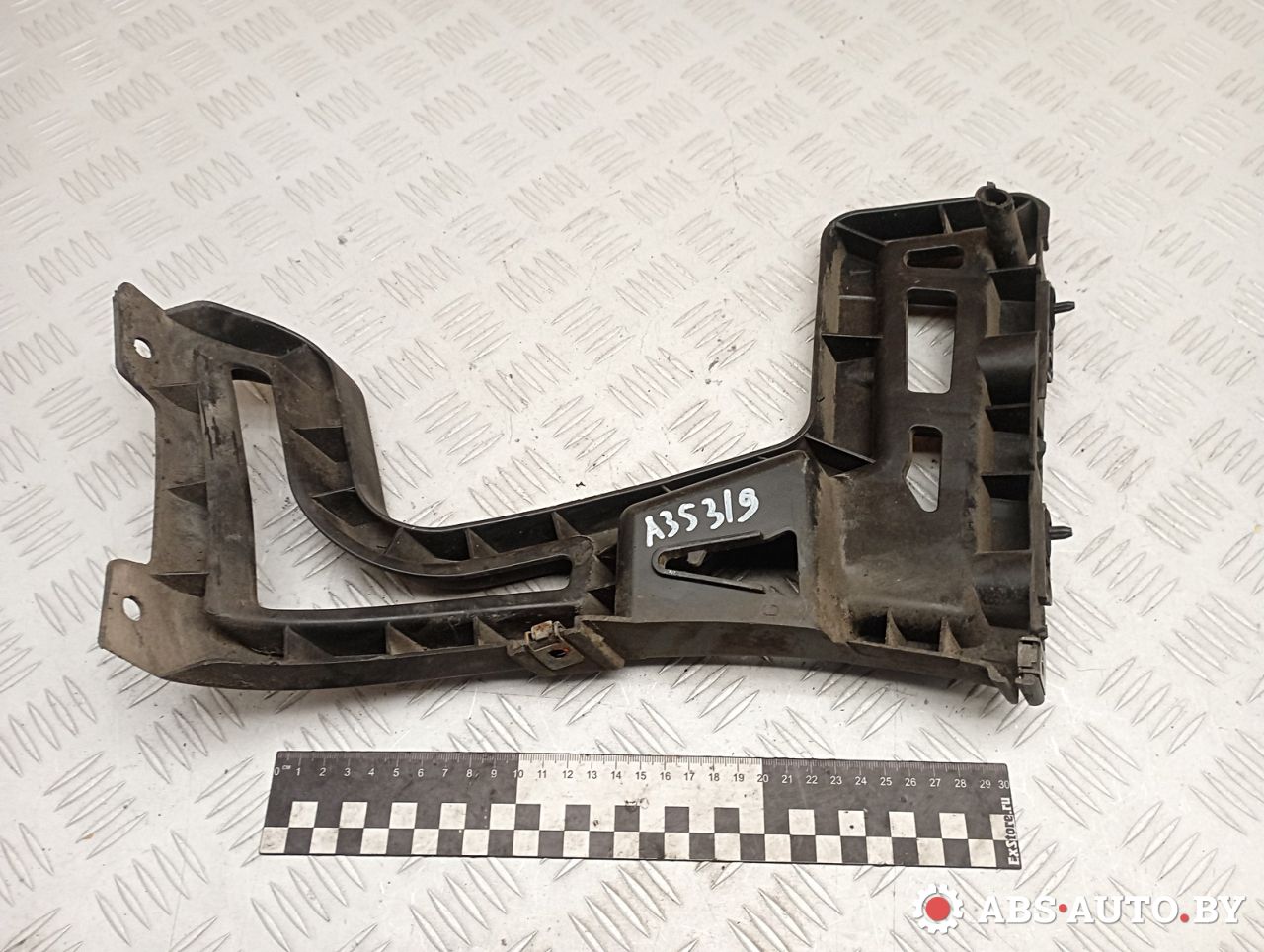 Крепление бампера заднего Peugeot 5008 1 поколение 2013, 1.6 л., дизель, робот, правый руль, 9686264380 - фото №1