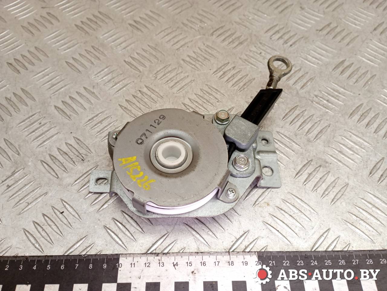 моторчик (насос) подъема крышки багажника (3-5 двери) Peugeot 4007 1 поколение 2009, 2.2 л., дизель, МКПП, полный подключаемый привод, правый руль - фото №1