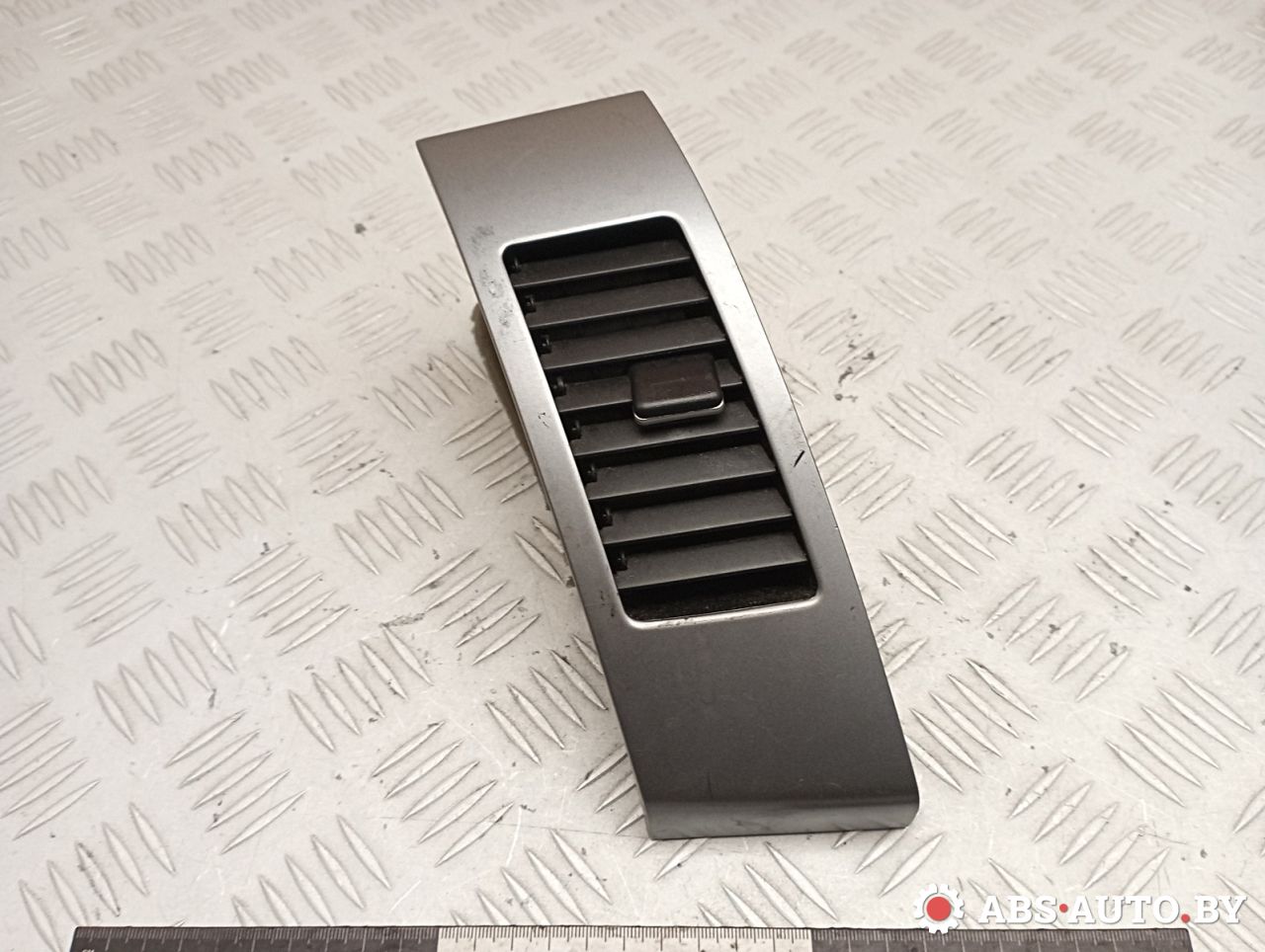 дефлектор обдува салона Peugeot 4007 1 поколение 2011, 2.2 л., 4HN (DW12MTED4), дизель, МКПП, внедорожник 5 дв., правый руль, 8030A013ZZ, GN71114260 - фото №1