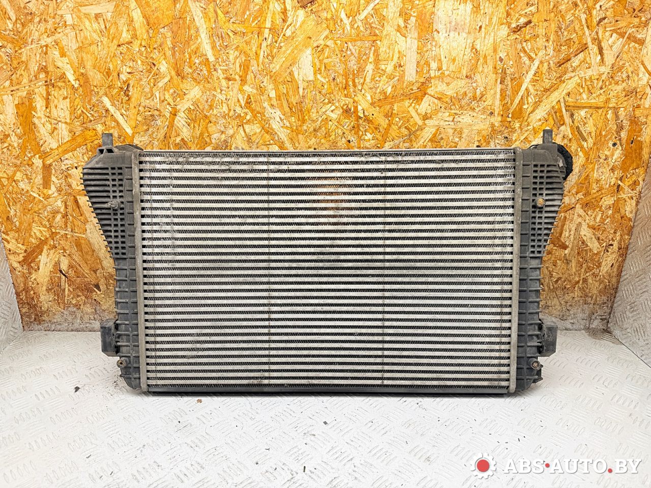 интеркулер Skoda Octavia 2 поколение (A5) 2006, 1.9 л., BXE, дизель, МКПП, универсал, 1K0145803J, 1K0145805G, 1K0145805E, 1K0145805D, 1K0145803T, 3C0145805AF, 3C0145805AG, 3C0145805R, 3C0145805P, 3C0145805G, 3C0145805F, 1K0145803S, 1K0145803M, 1K0145803AT, 1K0145803AN, 1K0145803AL, 1K0145803A, 1K0145803B, 1K0145803BB, 1K0145803L, 1K0145803E, 1K0145803CD, 1K0145803 - фото №1