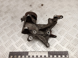 кронштейн компрессора кондиционера Suzuki Swift 2 поколение [рестайлинг] 1997, 1.0 л., бензин