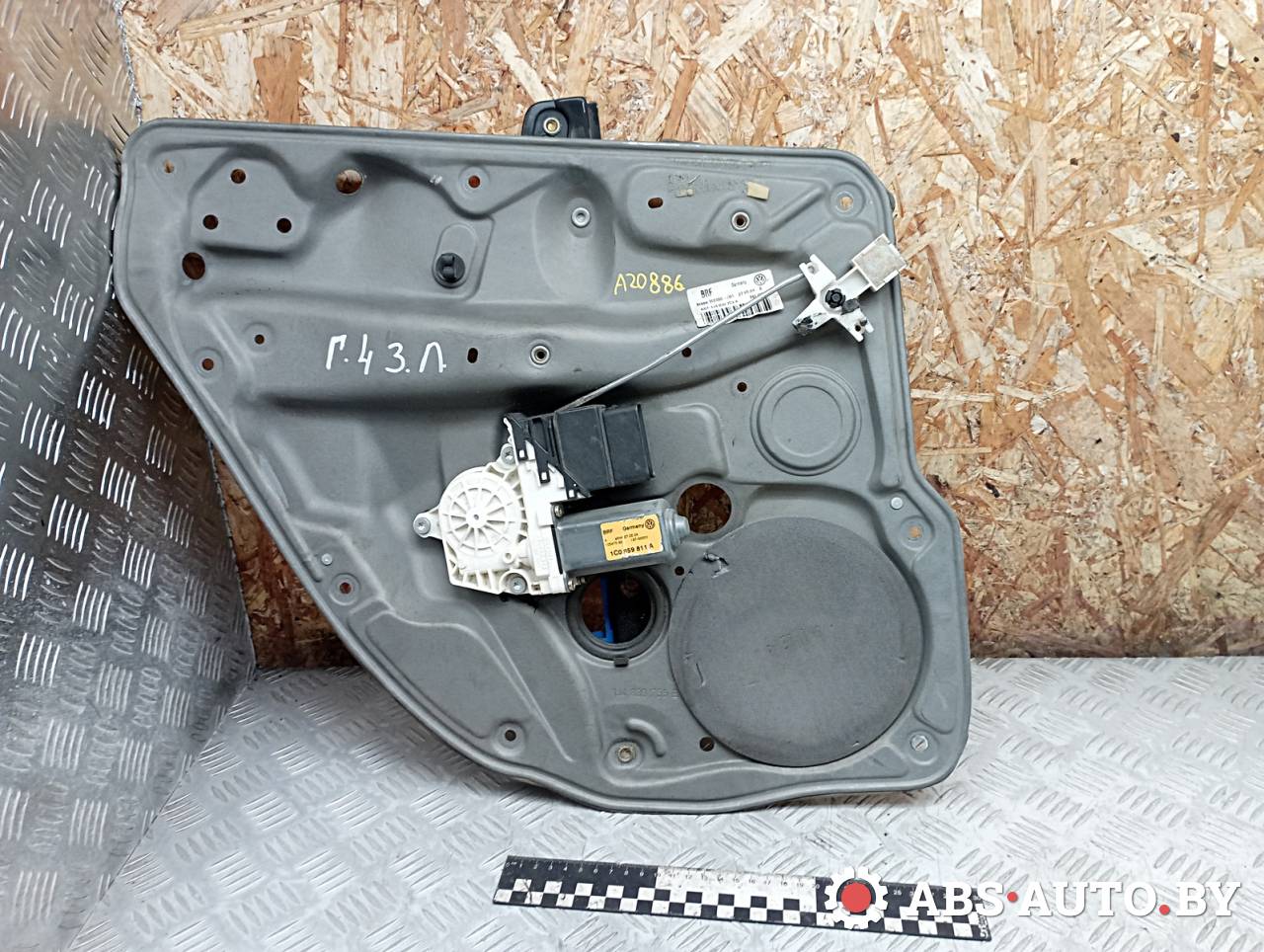 стеклоподъемник электрический задний левый Volkswagen Golf 4 поколение 2004, 1J4839755E, 1C1959811A, 1J4839729K - фото №1