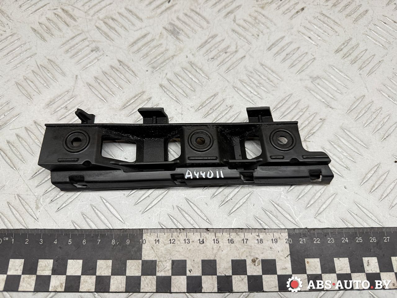 Крепление бампера переднего Volkswagen Passat B6 2007, 2.0 л., BMP, дизель, МКПП, универсал, 3C0807183 - фото №1