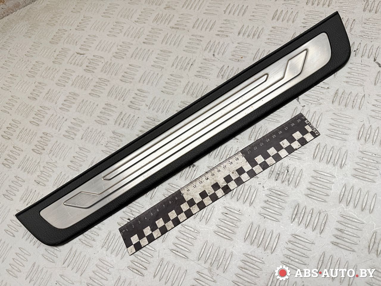 накладка на порог внутренняя Kia Sorento 2 поколение 2011, 2.2 л., дизель, АКПП, 858852P100 - фото №1