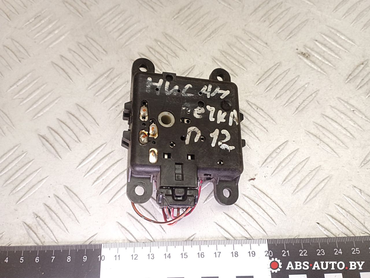 моторчик заслонки печки Nissan Primera P11 2000, 2.0 л., 8585030850 - фото №1