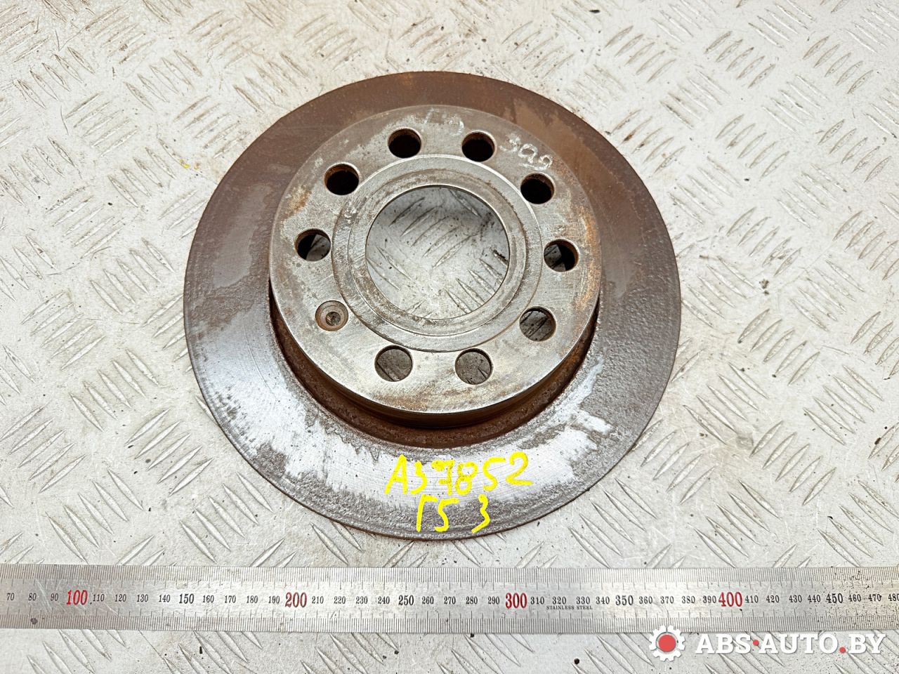 диск тормозной задний Volkswagen Golf 5 поколение 2006, 1.9 л., дизель, 1K0615601AB, 92120903, 1K0615601K, 5C0615601, 5C0615601A, 5Q0615601F, 5QD615601, 0986479099, BDZ1008BD, DF4276, 297857, 672546 - фото №1