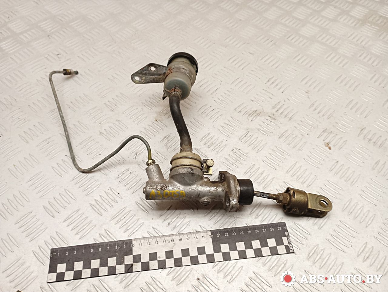 цилиндр сцепления главный Hyundai Lantra J2 1996, 1.6 л., G4GR, бензин, МКПП, 4166022A00 - фото №1