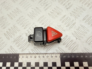 кнопка аварийной сигнализации Mercedes-Benz A W168 1 поколение (1997-2001) 2000, 1.7 л., OM 668.940, дизель, АКПП, хетчбэк 5 дв., передний привод, A1688201210, 33019001