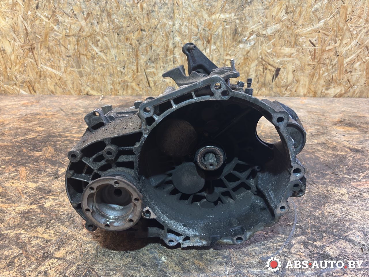 КПП механическая (МКПП) Volkswagen Passat B6 2007, 2.0 л., BWA, бензин, МКПП, седан, KNU, KNU01028P02, KNU01028 - фото №1