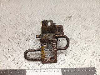 петля двери Volkswagen Golf 4 поколение 2005, 4B0831412B