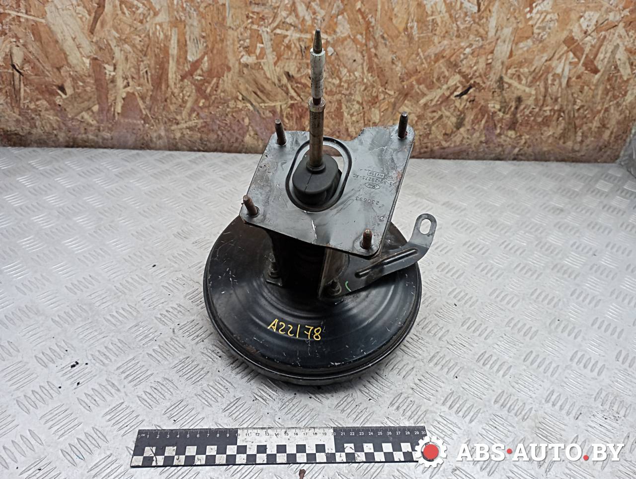 вакуумный усилитель тормозов Ford Mondeo 1 поколение 1993, 1.6 л., бензин, 93BB2B195CF - фото №1