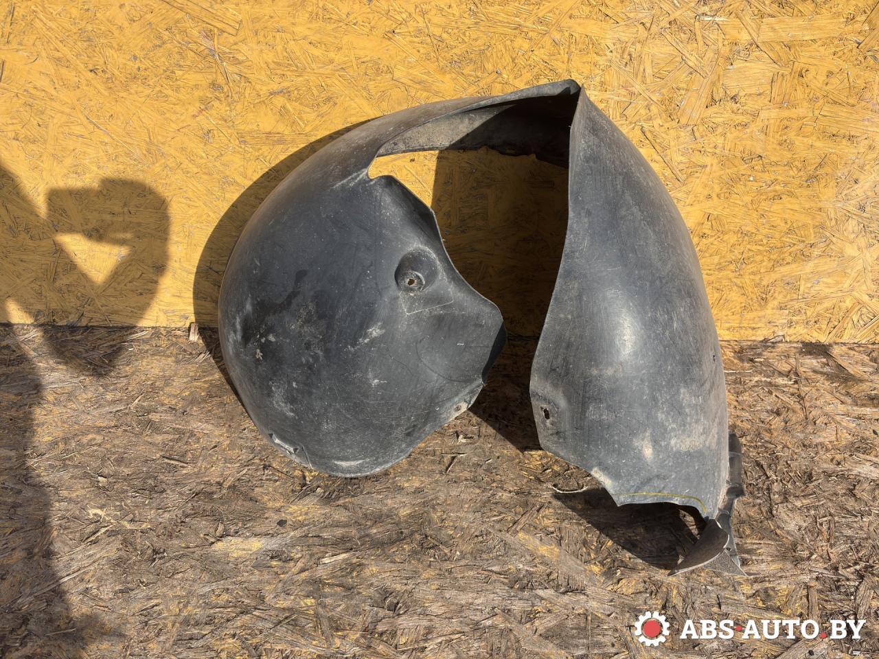 защита арок передняя правая (подкрылок) Volkswagen Passat B6 2010, 1.4 л., CDGA, бензин, АКПП, универсал, 3C0805978 - фото №1