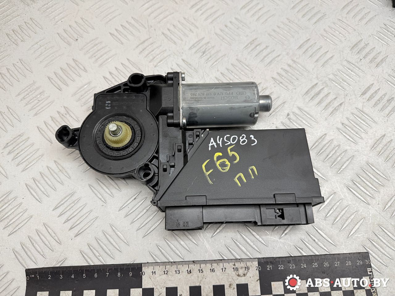 моторчик стеклоподъемника передний правый Volkswagen Touareg 1 поколение 2006, 3.0 л., BKS, дизель, АКПП, внедорожник 5 дв., полный привод, 7L0959702G, 3D1959792E, 0130821765 - фото №1