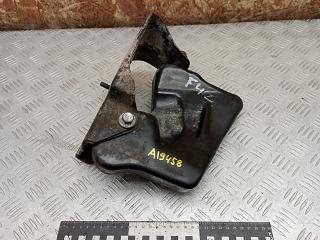 кронштейн (крепление) Volvo XC90 1 поколение 2005, 2.4 л., D 5244 T, дизель, АКПП, внедорожник 5 дв., полный подключаемый привод, правый руль, 30671003