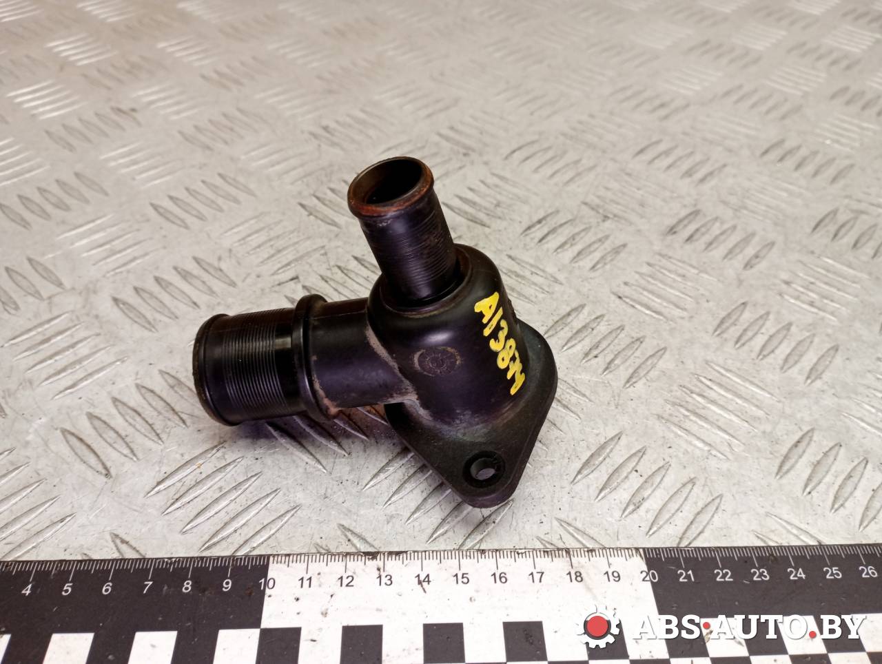 фланец (тройник) системы охлаждения Peugeot 307 1 поколение 2003, 1.6 л., бензин, МКПП, хетчбэк 3 дв., 9627629080 - фото №1