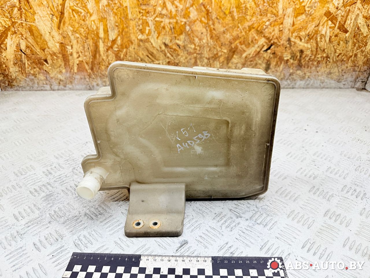 бачок омывателя Skoda Octavia 2 поколение (A5) 2006, 1.9 л., BXE, дизель, МКПП, универсал, 1K0955453Q, 1K0955453R, 1K0955453S - фото №1