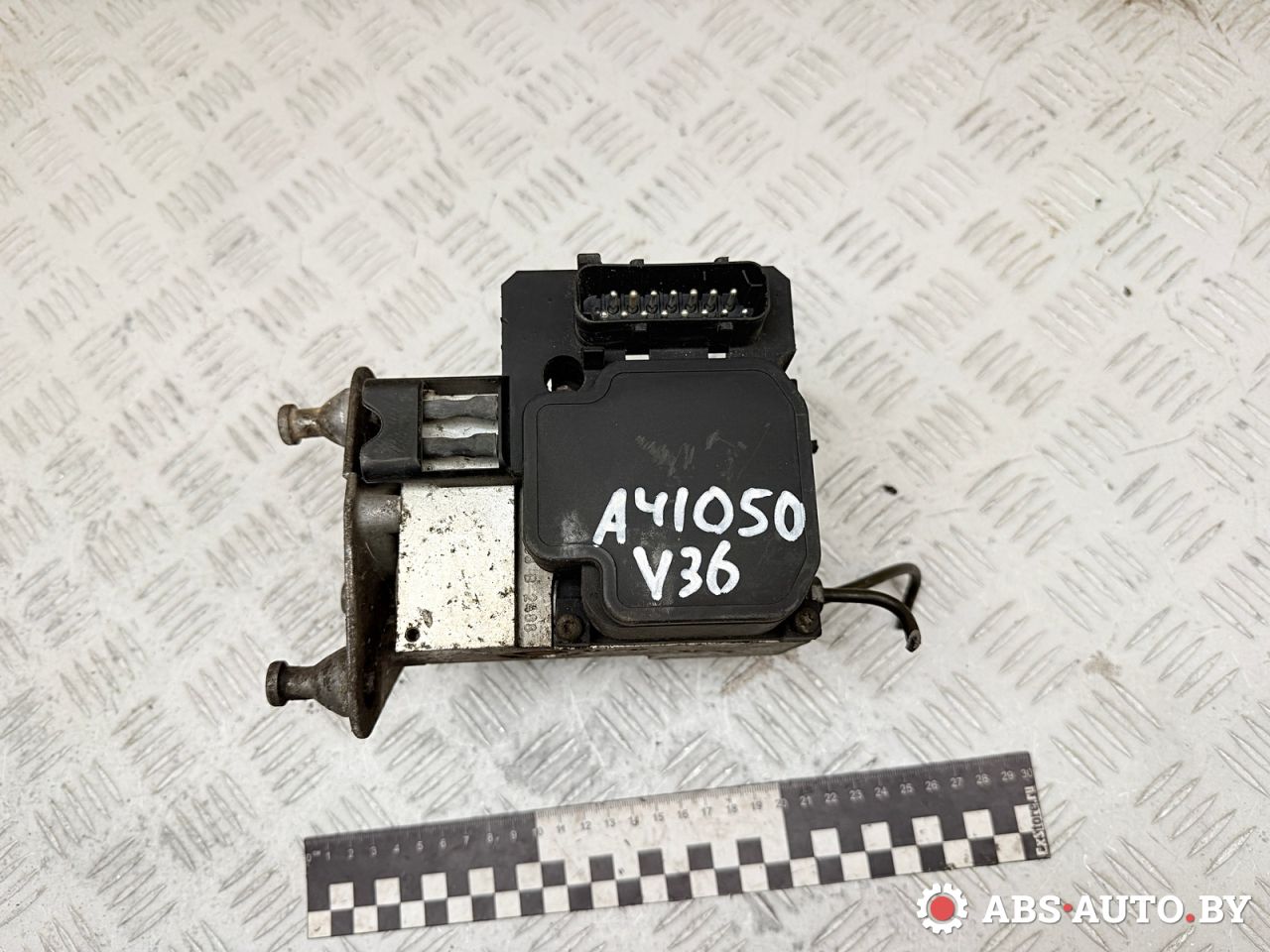 блок ABS Mercedes-Benz A W168 1 поколение (1997-2001) 2000, 1.7 л., OM 668.940, дизель, АКПП, хетчбэк 5 дв., передний привод, A0034314512, 0265202412, 0034314512 - фото №1