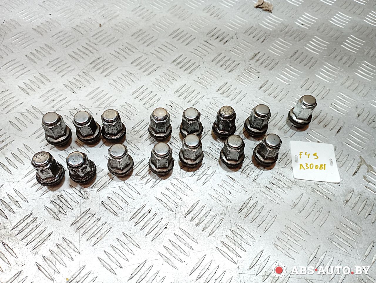 гайка колесная Toyota RAV4 2 поколение (XA20) 2003, 2.0 л., 1CD-FTV, дизель, МКПП, внедорожник 5 дв. - фото №1