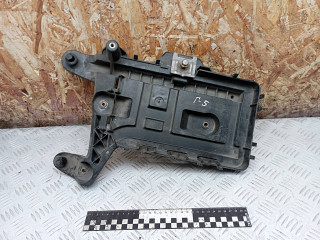 полка аккумулятора Volkswagen Golf 5 поколение 2005, 1K0915333C