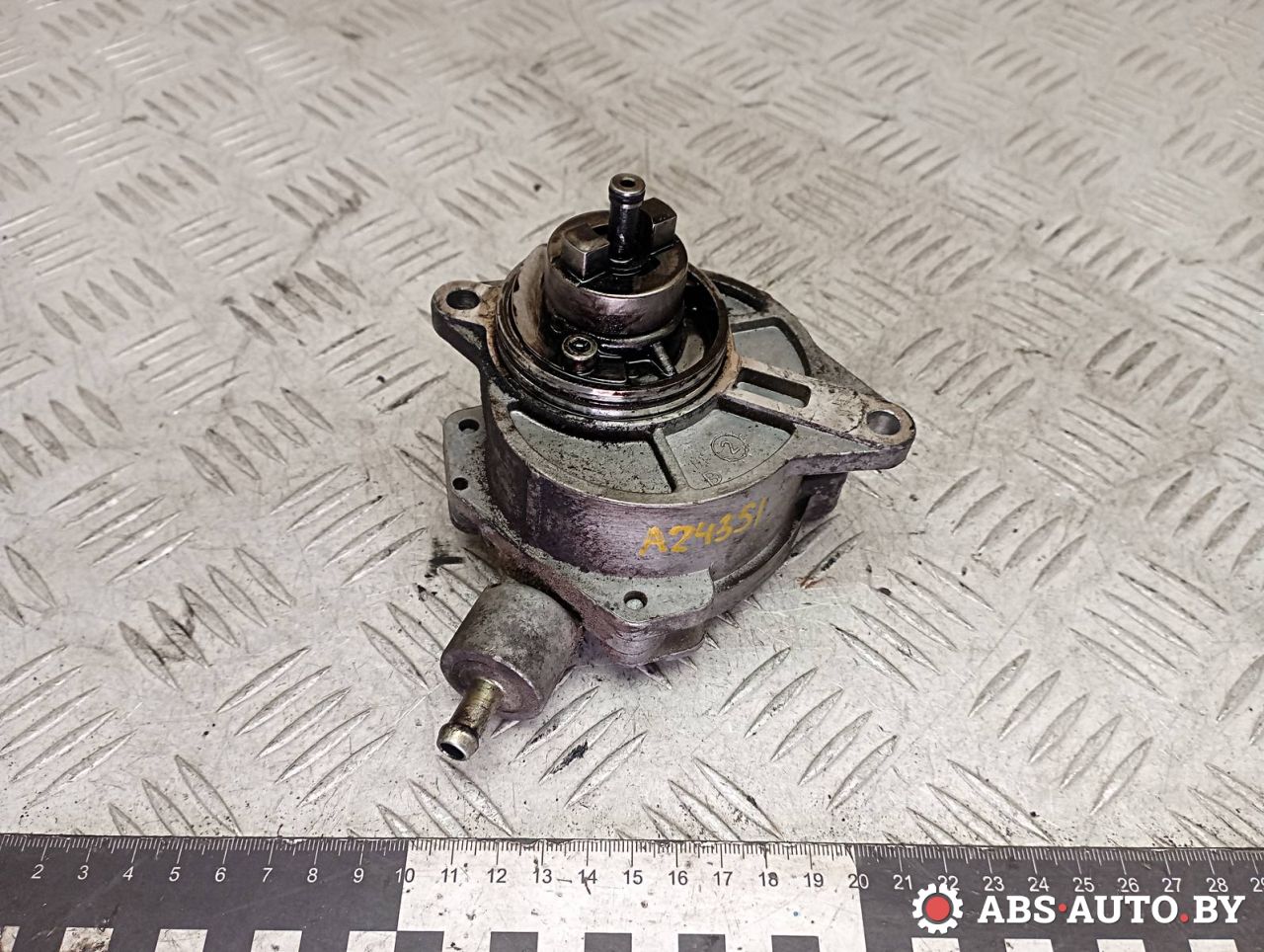 насос вакуумный Chrysler PT Cruiser 1 поколение 2002, 2.2 л., дизель, A6642300165 - фото №1