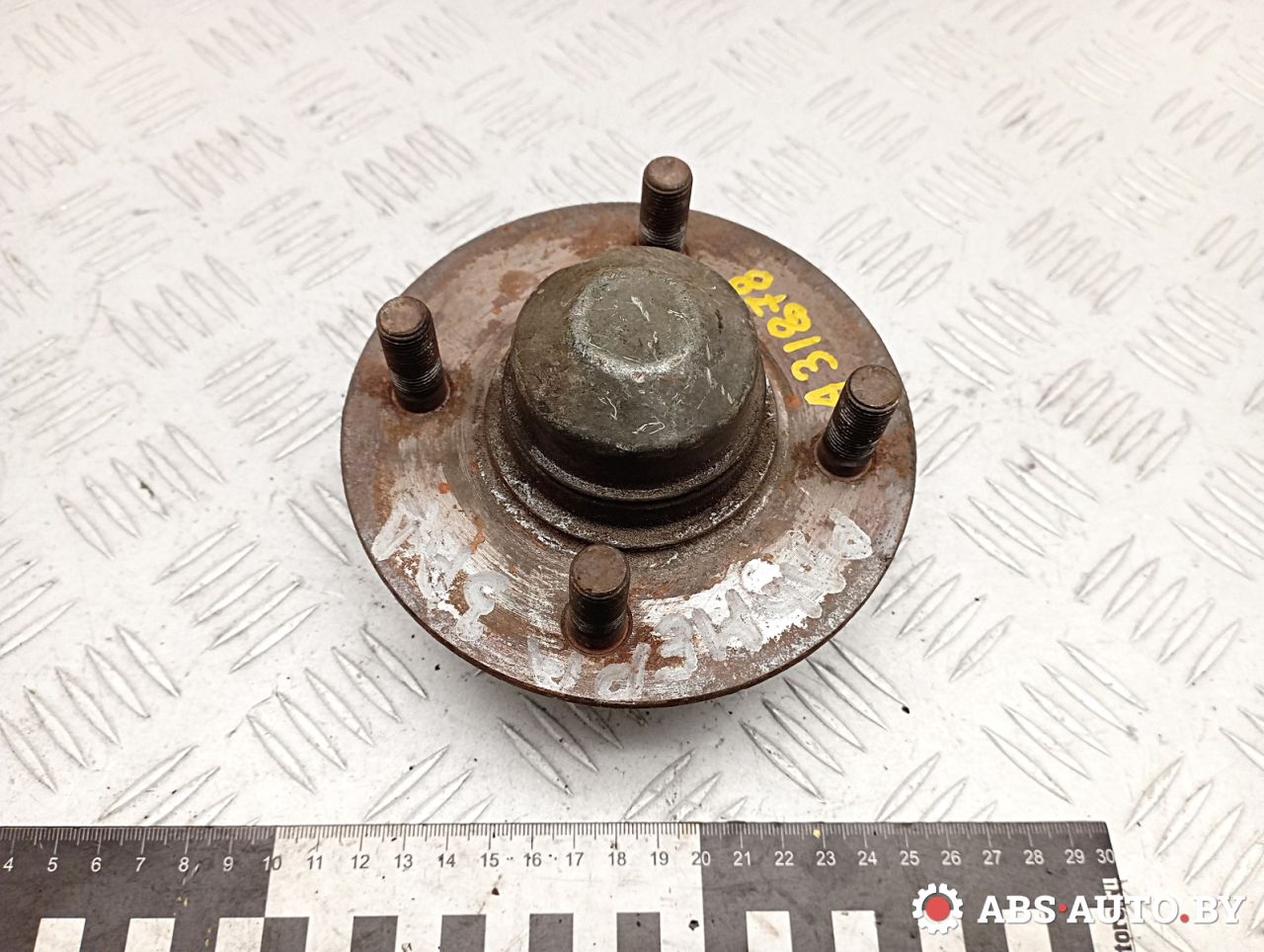 ступица задняя Nissan Almera N15 1998, 2.0 л., дизель - фото №1